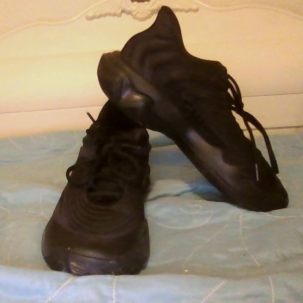 black Nike Giannis immortality 4 basketball shoes